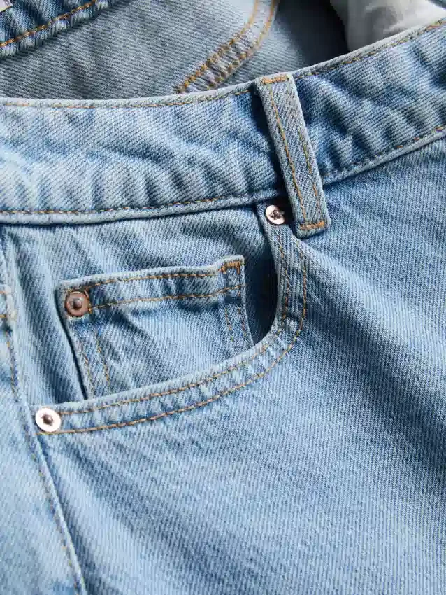 Baumwoll-Denim-Jeans mit geradem Bein Baumwoll-Denim-Jeans mit geradem Bein