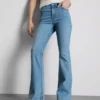 Baumwoll-Denim-Jeans mit mittlerer Leibhöhe und ausgestelltem Bein Baumwoll-Denim-Jeans mit mittlerer Leibhöhe und ausgestelltem Bein