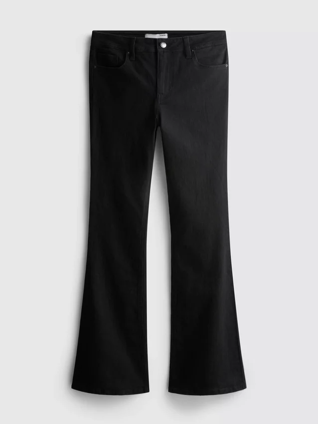 Baumwoll-Denim-Jeans mit mittlerer Leibhöhe und ausgestelltem Bein Baumwoll-Denim-Jeans mit mittlerer Leibhöhe und ausgestelltem Bein