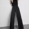 Baumwoll-Denim-Jeans mit mittlerer Leibhöhe und weitem Bein Baumwoll-Denim-Jeans mit mittlerer Leibhöhe und weitem Bein
