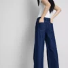 Baumwoll-Denim-Jeans mit mittlerer Leibhöhe und weitem Bein Baumwoll-Denim-Jeans mit mittlerer Leibhöhe und weitem Bein