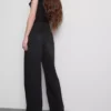 Baumwoll-Denim-Jeans mit mittlerer Leibhöhe und weitem Bein Baumwoll-Denim-Jeans mit mittlerer Leibhöhe und weitem Bein