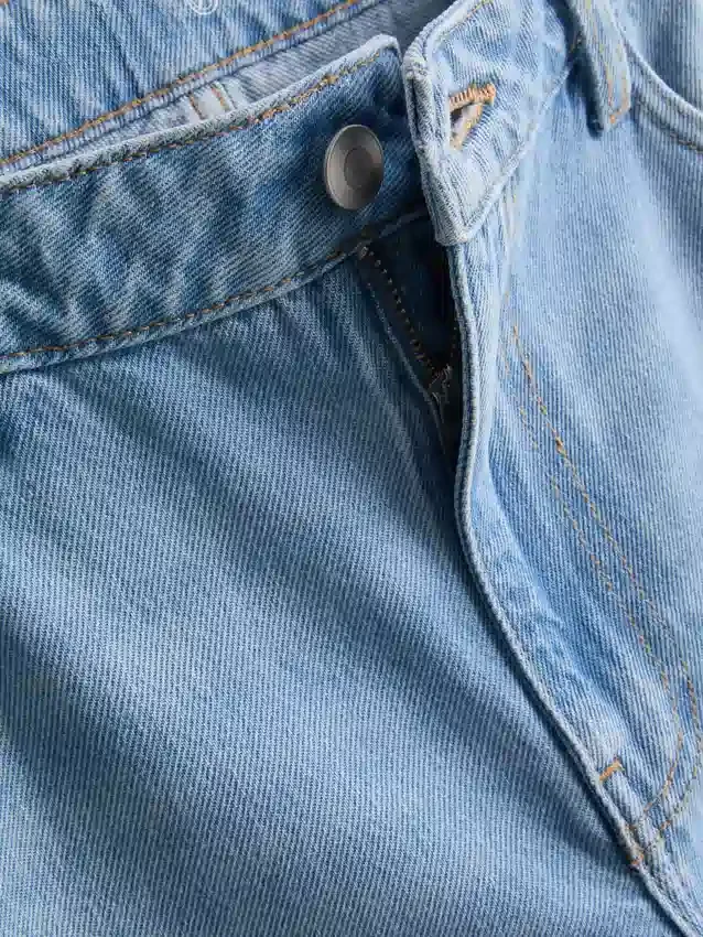 Baumwoll-Denim-Jeans mit mittlerer Leibhöhe und weitem Bein Baumwoll-Denim-Jeans mit mittlerer Leibhöhe und weitem Bein