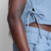 Baumwoll-Denim-Tanktop mit seitlichen Bindebändern Baumwoll-Denim-Tanktop mit seitlichen Bindebändern