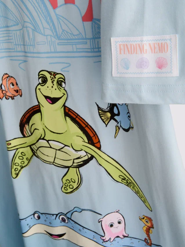 Baumwoll-Nachthemd mit „Findet Nemo“-Motiv von Disney Pixar Baumwoll-Nachthemd mit „Findet Nemo“-Motiv von Disney Pixar
