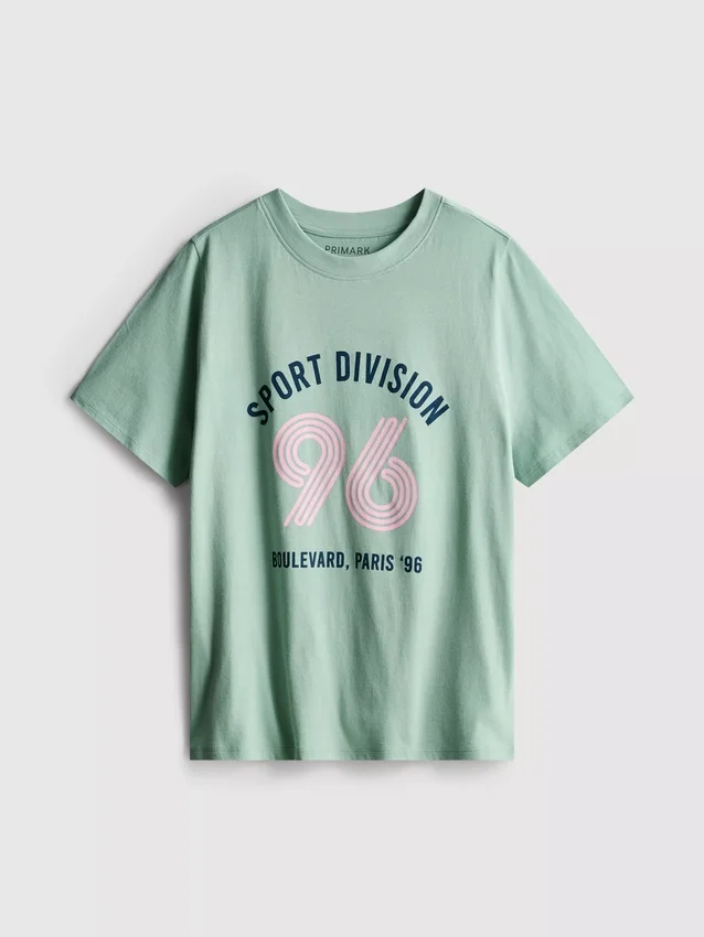 Baumwoll-T-Shirt mit Grafik und kurzen Shorts Baumwoll-T-Shirt mit Grafik und kurzen Shorts