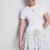 Baumwollreiches, kurzes Baby-T-Shirt mit Perlenverzierung