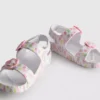 Bedruckte Sandalen mit doppeltem Schnallenriemen