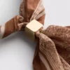 Bedruckter Schal mit Rautenmuster