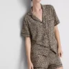 Bedruckter Shorty-Schlafanzug im Boyfriend-Stil Bedruckter Shorty-Schlafanzug im Boyfriend-Stil