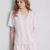 Bedruckter Shorty-Schlafanzug im Boyfriend-Stil Bedruckter Shorty-Schlafanzug im Boyfriend-Stil