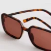 Übergroße quadratische Sonnenbrille Übergroße quadratische Sonnenbrille