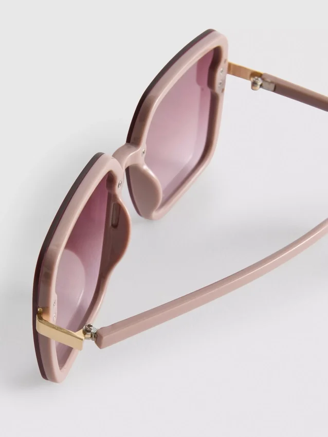 Übergroße quadratische Sonnenbrille Übergroße quadratische Sonnenbrille