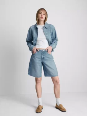 Bermuda-Shorts aus Denim mit unversäubertem Saum