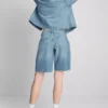 Bermuda-Shorts aus Denim mit unversäubertem Saum Bermuda-Shorts aus Denim mit unversäubertem Saum