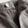 Bermuda-Shorts aus Denim mit unversäubertem Saum Bermuda-Shorts aus Denim mit unversäubertem Saum