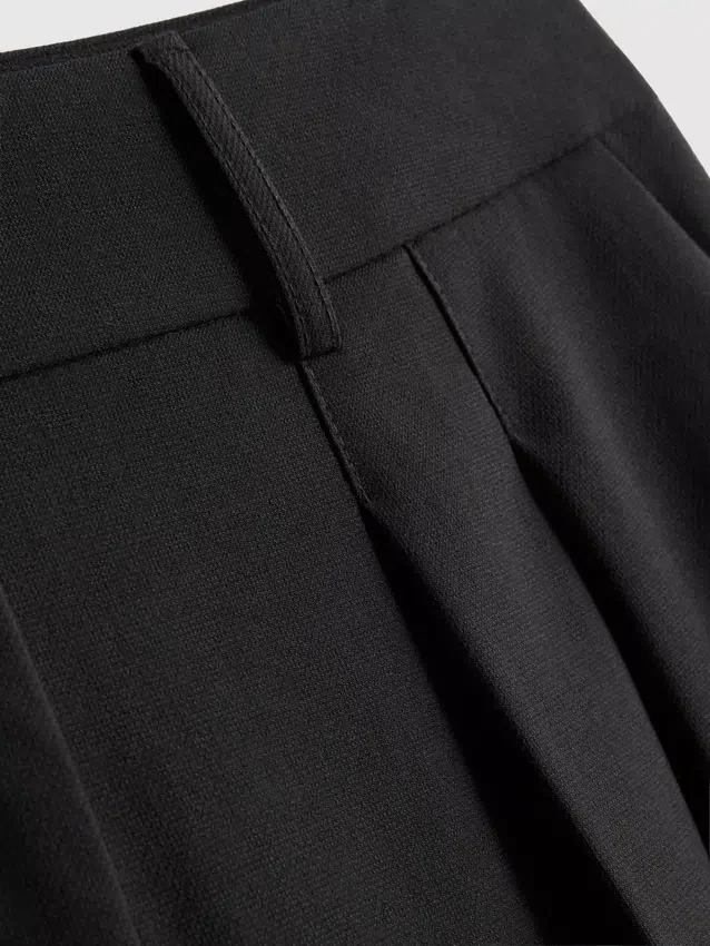 Bermudashorts mit Falten Bermudashorts mit Falten