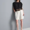 Bermudashorts mit Struktur und Gürtel Bermudashorts mit Struktur und Gürtel