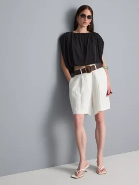 Bermudashorts mit Struktur und Gürtel
