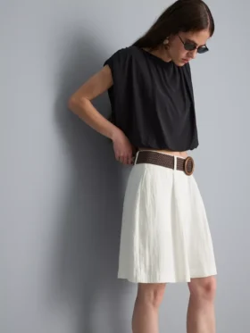 Bermudashorts mit Struktur und Gürtel