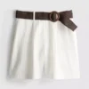 Bermudashorts mit Struktur und Gürtel Bermudashorts mit Struktur und Gürtel