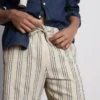 Bermudashorts mit strukturierten Streifen Bermudashorts mit strukturierten Streifen