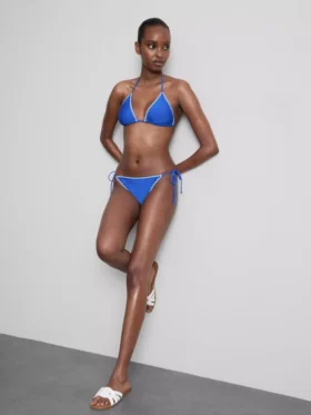 Bikini-Höschen mit seitlichen Bindebändern und Ziernähten
