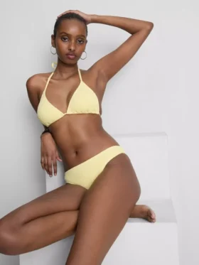 Bikini-Oberteil im Dreieck-Schnitt mit Crinkle-Struktur
