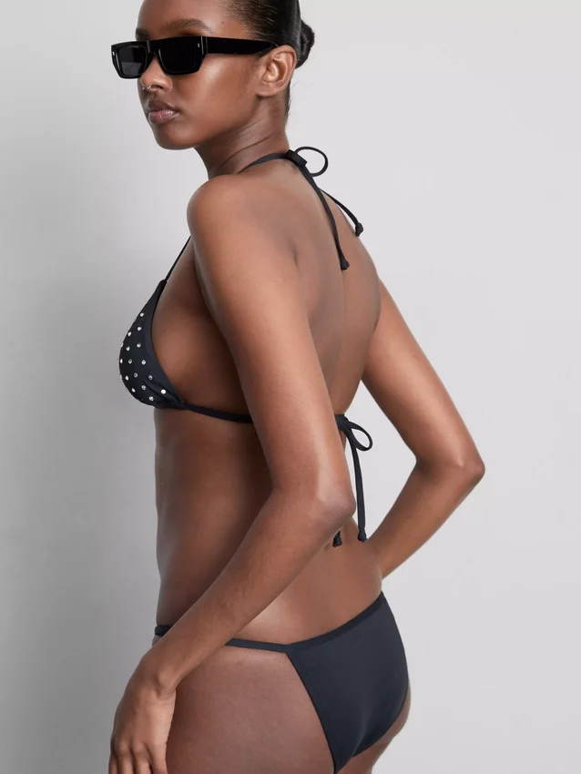 Bikini-Oberteil mit Dreiecks-Strassverzierung Bikini-Oberteil mit Dreiecks-Strassverzierung