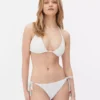Bikini-Oberteil mit Häkelverzierung und Perlen Bikini-Oberteil mit Häkelverzierung und Perlen