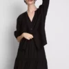 Bluse mit 3/4-Ärmeln und V-Ausschnitt Bluse mit 3/4-Ärmeln und V-Ausschnitt