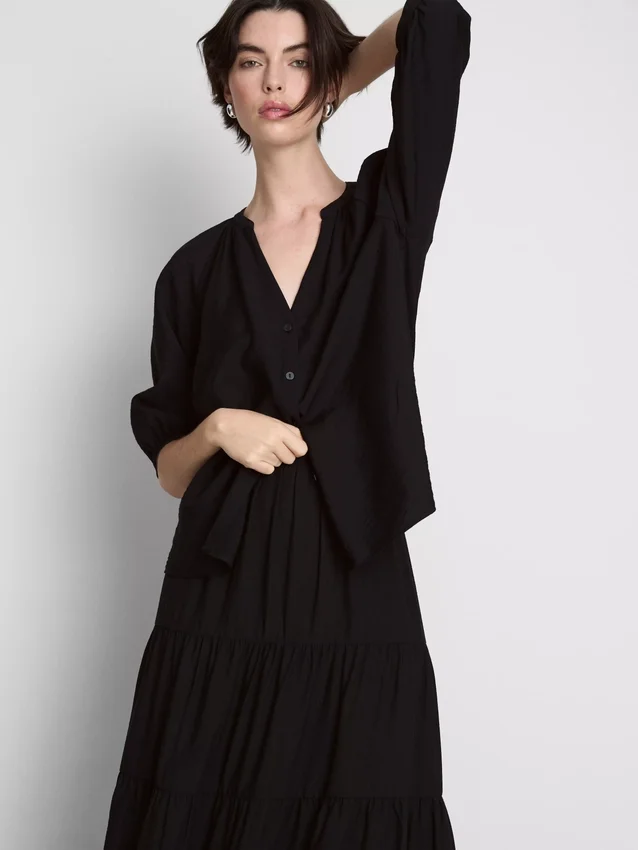 Bluse mit 3/4-Ärmeln und V-Ausschnitt Bluse mit 3/4-Ärmeln und V-Ausschnitt