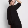 Bluse mit 3/4-Ärmeln und V-Ausschnitt Bluse mit 3/4-Ärmeln und V-Ausschnitt
