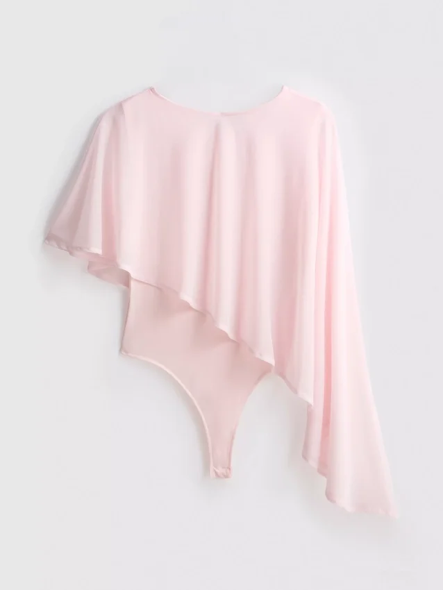 Body mit Cape-Überzug Body mit Cape-Überzug