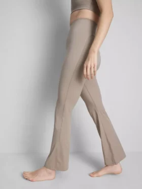 Bodysculpt Performance-Leggings mit ausgestelltem Bein
