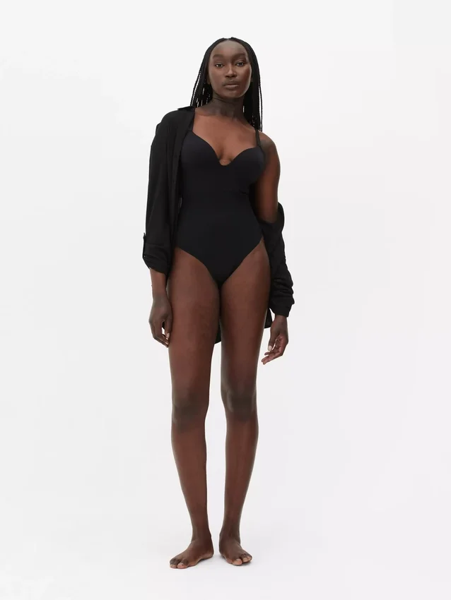 Bodysuit mit Tanga-Schnitt Bodysuit mit Tanga-Schnitt