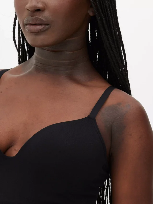 Bodysuit mit Tanga-Schnitt Bodysuit mit Tanga-Schnitt