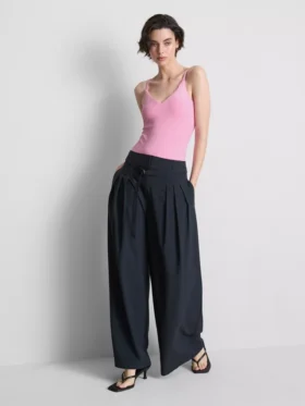 Bodysuit mit V-Ausschnitt und Trägern