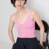 Bodysuit mit V-Ausschnitt und Trägern Bodysuit mit V-Ausschnitt und Trägern