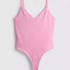 Bodysuit mit V-Ausschnitt und Trägern Bodysuit mit V-Ausschnitt und Trägern