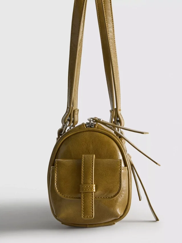 Bowler-Tasche aus Kunstleder im Used-Look Bowler-Tasche aus Kunstleder im Used-Look