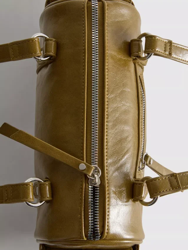 Bowler-Tasche aus Kunstleder im Used-Look Bowler-Tasche aus Kunstleder im Used-Look
