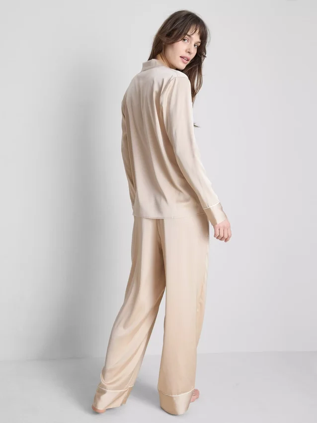 Boyfriend-Schlafanzug aus Satin Boyfriend-Schlafanzug aus Satin