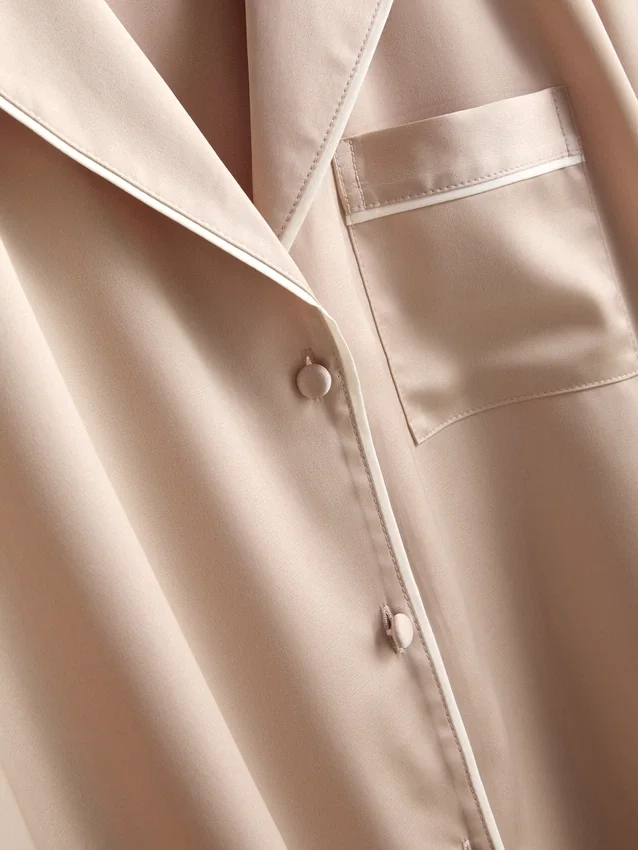 Boyfriend-Schlafanzug aus Satin Boyfriend-Schlafanzug aus Satin