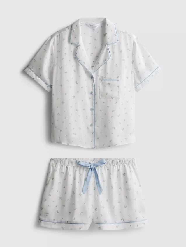 Boyfriend-Schlafanzug-Shorts aus Satin mit Blumenmuster Boyfriend-Schlafanzug-Shorts aus Satin mit Blumenmuster