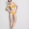 Brasilianisches Bikini-Höschen mit Polka-Dots Brasilianisches Bikini-Höschen mit Polka-Dots