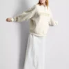 Braut-Sweatshirt mit Stickerei und Pailletten Braut-Sweatshirt mit Stickerei und Pailletten