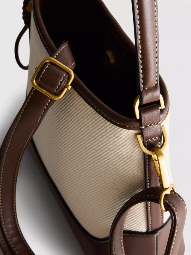 Bucket-Bag aus Kunstleder Bucket-Bag aus Kunstleder
