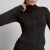 Butterweiche Funktionsjacke mit durchgehendem Reißverschluss Butterweiche Funktionsjacke mit durchgehendem Reißverschluss