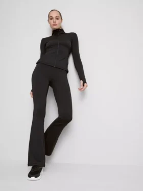 Butterweiche Leggings mit ausgestelltem Bein